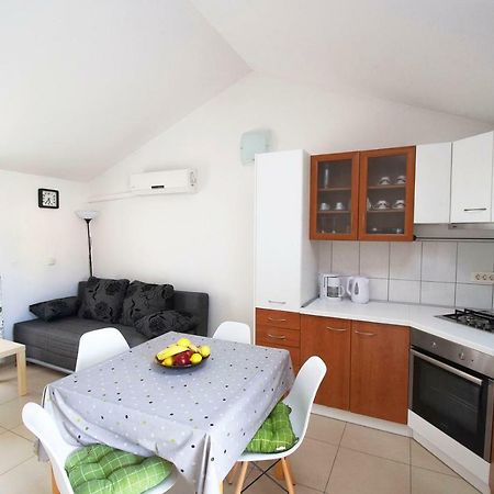Apartment Dva Oriha Funtana Exterior photo