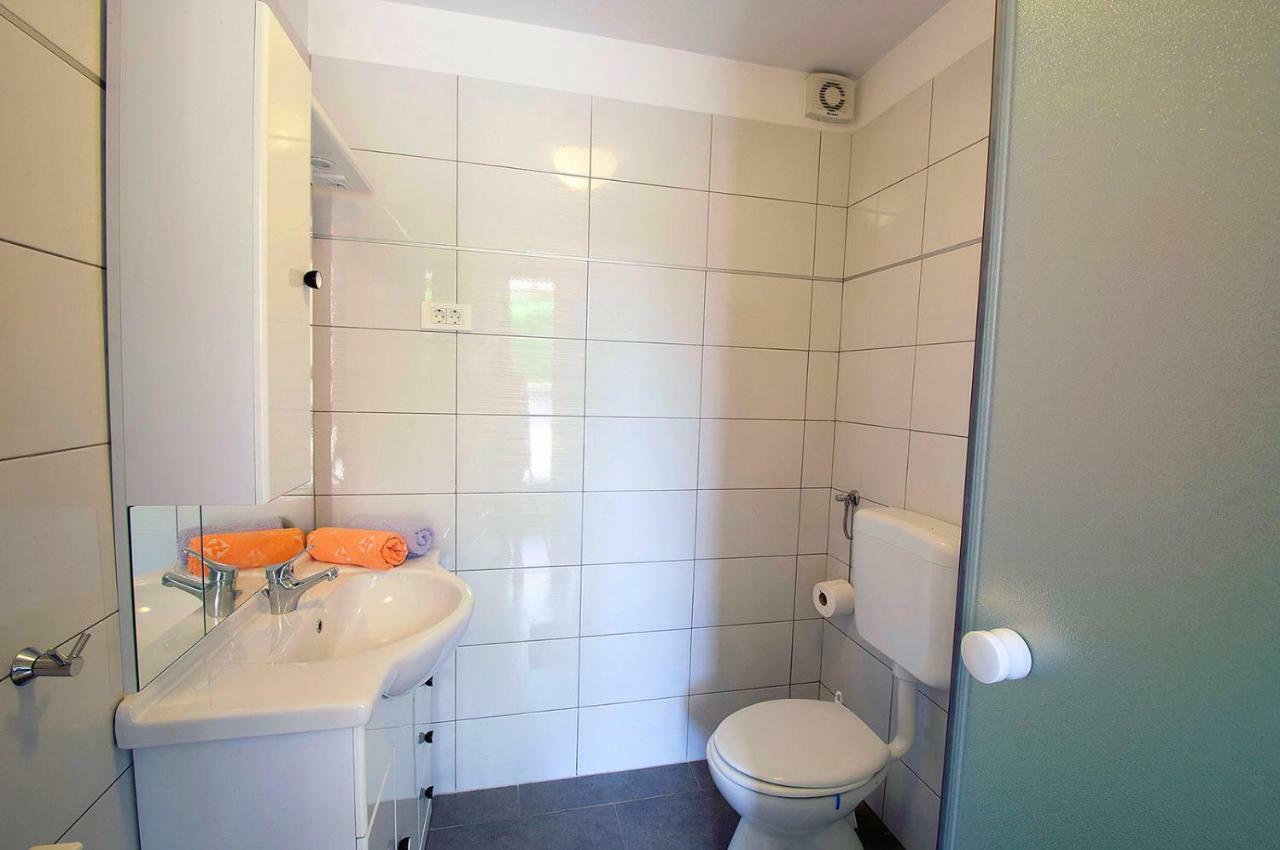 Apartment Dva Oriha Funtana Exterior photo