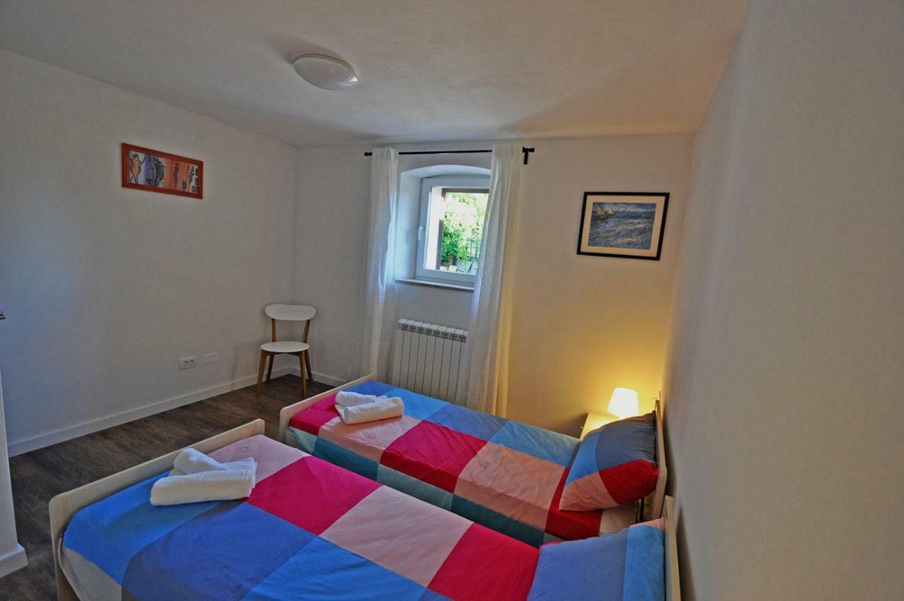 Apartment Dva Oriha Funtana Exterior photo